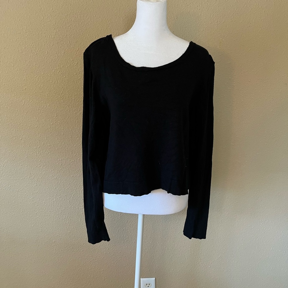 Black Women's Long Sleeve Crop Top